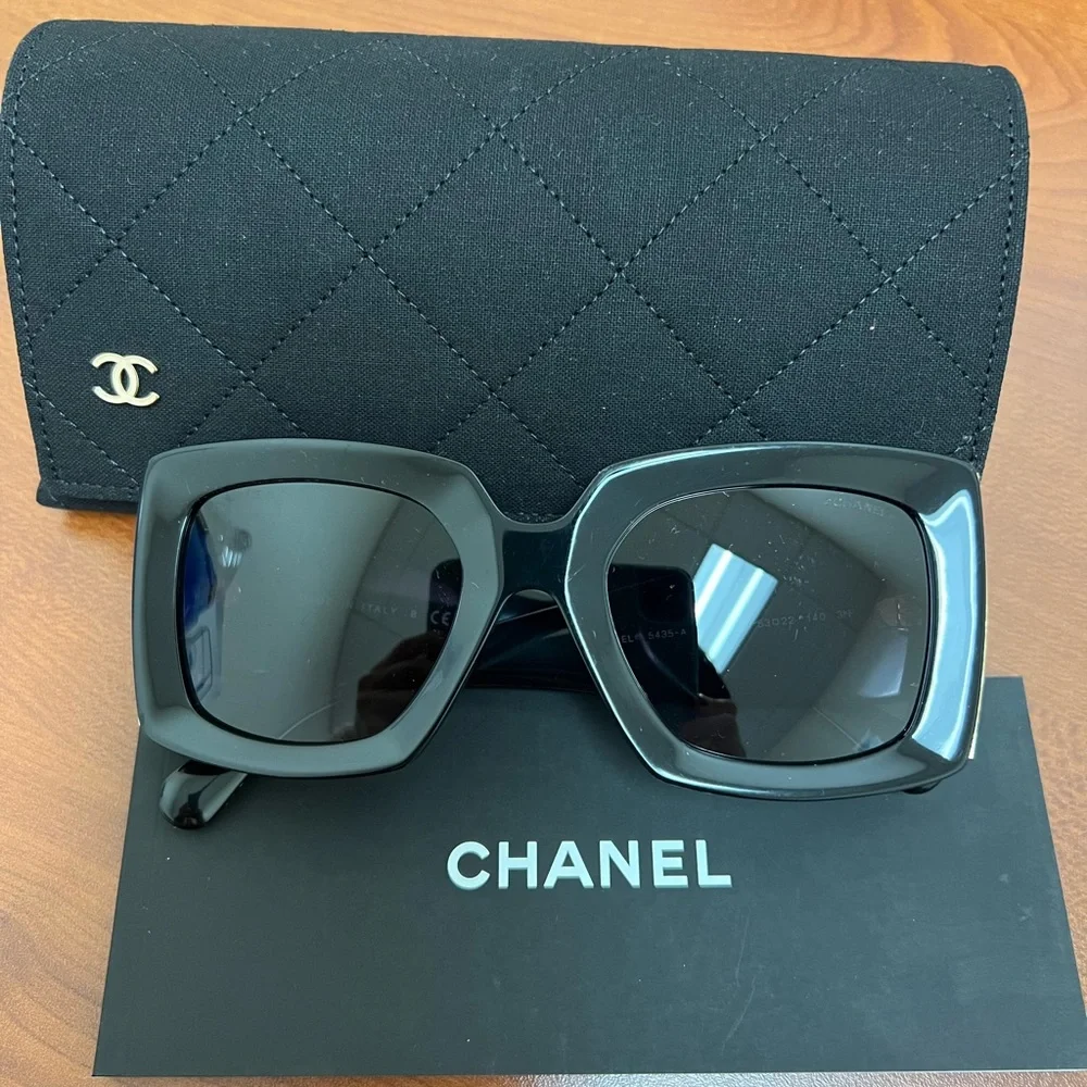 CHANEL RECTANGLE SUNGLASSES - Picture 4 of 10